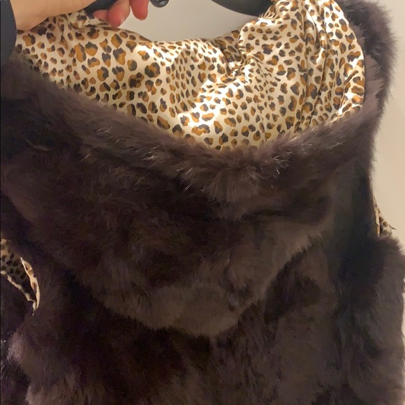 Genuine rabbit fur vest with hood - Picture 3 of 5